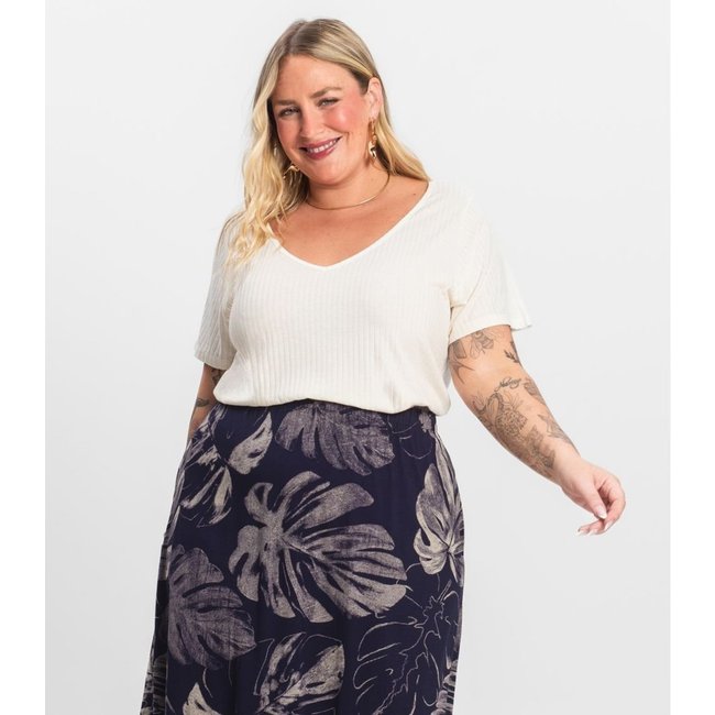 Blusa Feminina Plus Size da Infinita Cor Bege