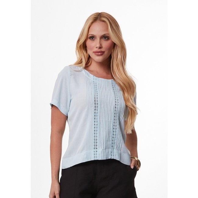 Blusa Mamorena em Viscolinho Decote Redondo com Entremeios e Pregas