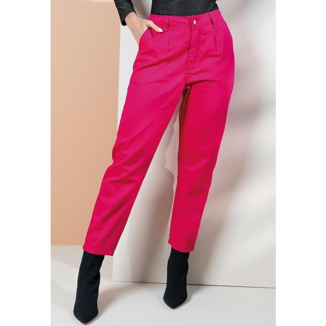 Calça Reta Com Pregas E Bolsos Rosa Quintess