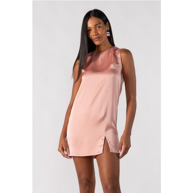 Vestido curto acetinado classico Rosa