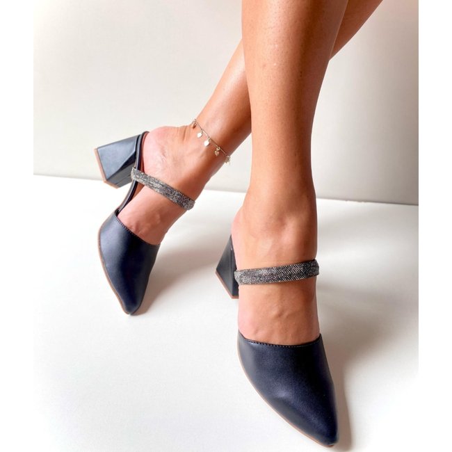 Mule Delazari Salto Bloco Preto com detalhe em Strass