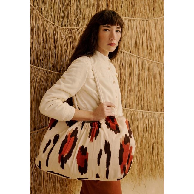 Bolsa com Alça em Corda Estampada Chimu Off