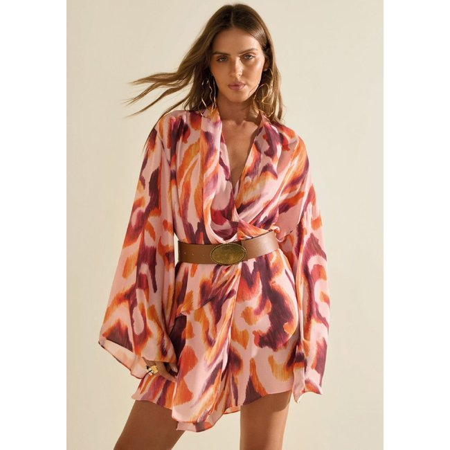 Vestido Morena Rosa Solto Decote V Manga 3 Quartos Curto Rosa