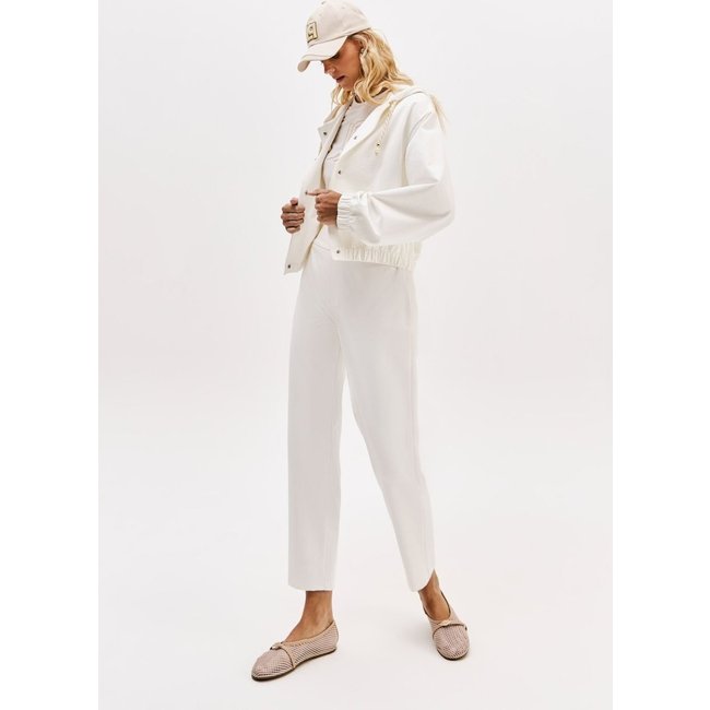 Calça Carrot Cintura Alta Bolsos Sport Easy