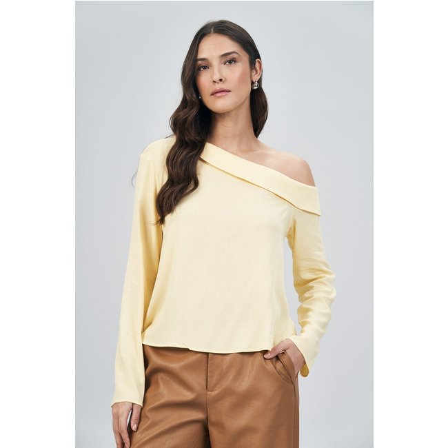 Blusa Ombro Único Feminina Acostamento