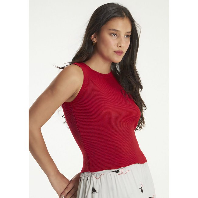 Regata Tricot Cantão Ajustada Recote Alto Vermelha