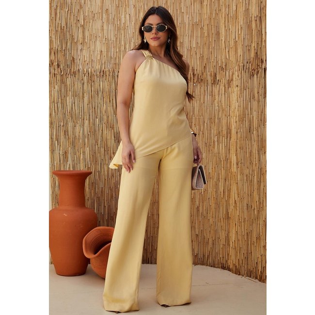 Conjunto Mamorena Blusa Nula Manga e Calça Reta em Viscose Sarjada com Aplique Metálico