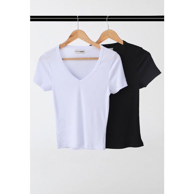 Kit Blusa Manga Curta Feminina Lança Perfume Decote V Preta e Branca