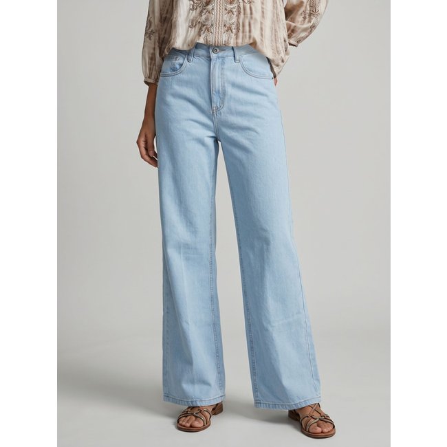 Calça Jeans Feminina Lez a Lez Wide Leg Lavagem Clara Azul
