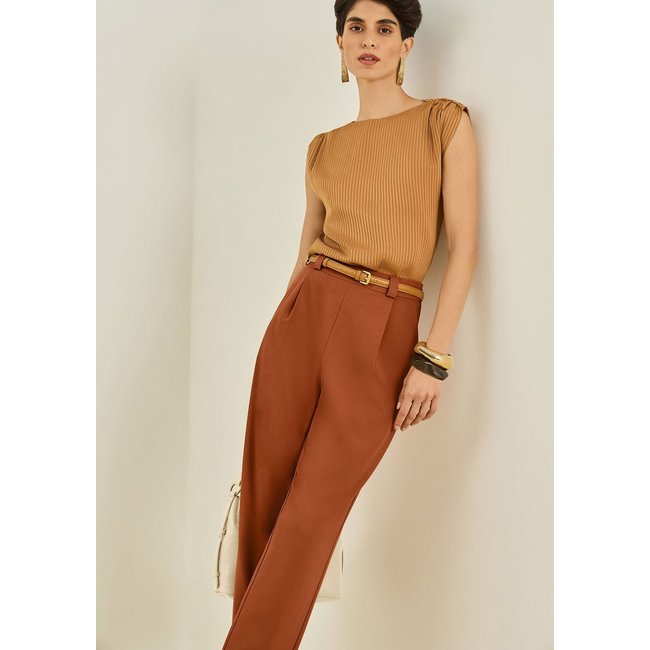 Blusa Maria Valentina Solta Decote Careca Manga Curta Padrão Marrom
