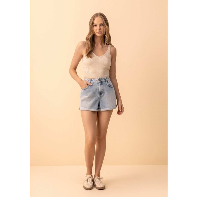 Shorts Jeans De Cintura Média Com Barras Viradas