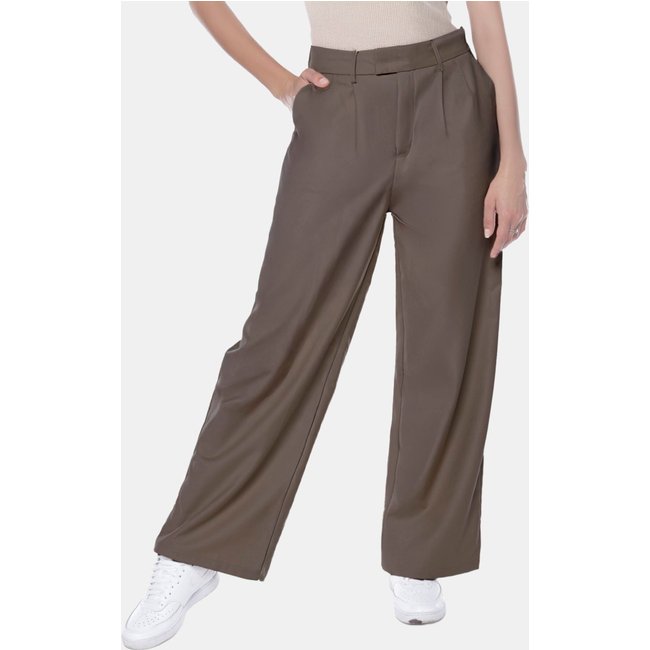 Calça de Pregas Marrom Café Sob Cintura Alta em Viscose com Elastano