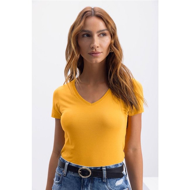 Blusa gola V feminina em malha Essendi Amarelo
