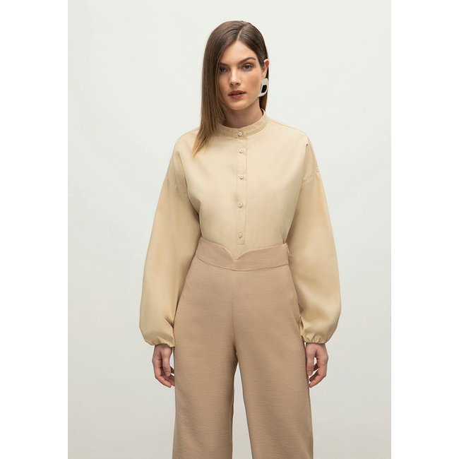 Blusa Iódice Decote Redondo Manga Longa Com Botão Bege