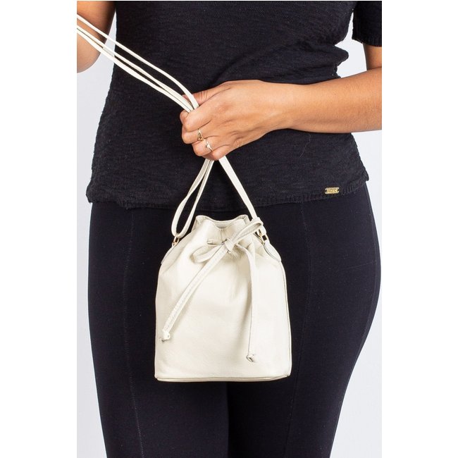 Mini bolsa saco em couro liso Nathy - Marfim