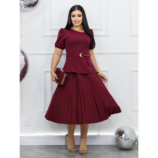 Vestido Midi Soltinho Rodado Moda Evangélica Decote Quadrado com Cinto de Festa Marsala
