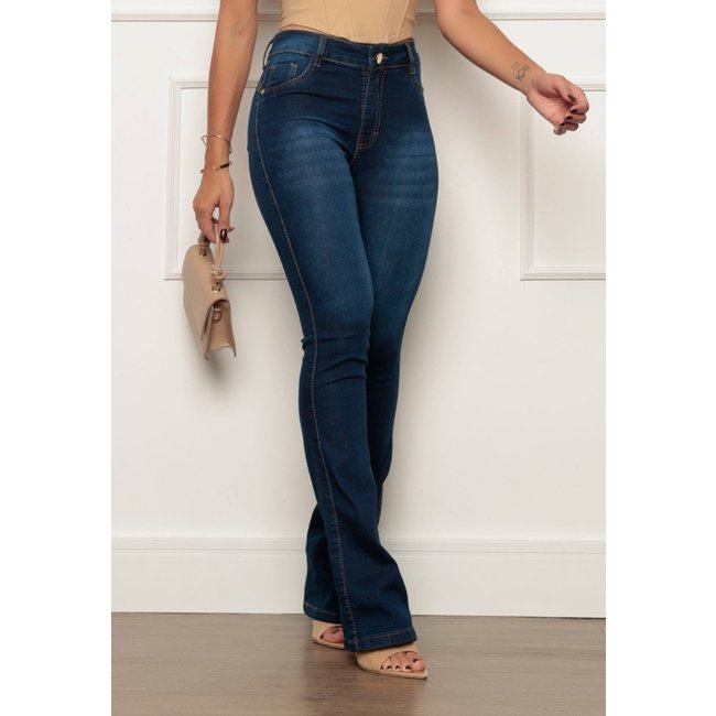 Calça Flare Jeans Azul Escuro Acetinada - Conforto e Elegância no Seu Look