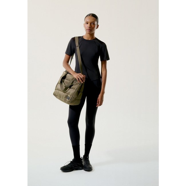 Camiseta Esportiva Feminina Com Bolso Hering
