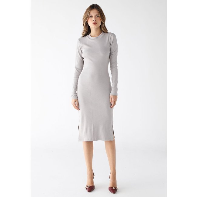 Vestido Midi Manga Longa Levosch Fendas Laterais Cinza Claro