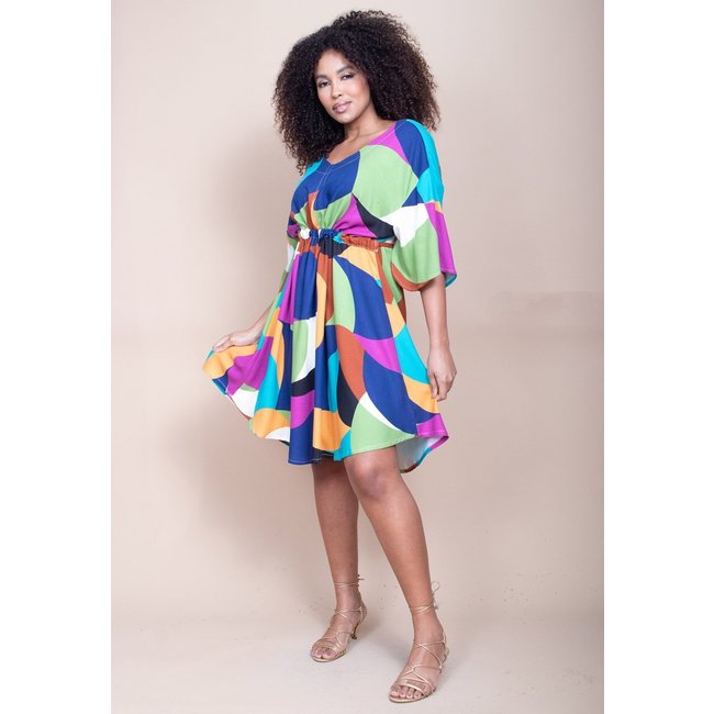Vestido Curto CabanaFree Caaxixá Viscose com Cordão na Cintura Estampa Jardim Azul