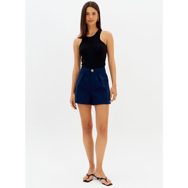 Short Alfaiataria Com Pregas Lança Perfume