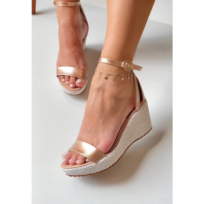 Sandália Plataforma Confort Atalia Shoes Linhão Trançado Metalizado Cobre Tira Reta Traseiro Fechado