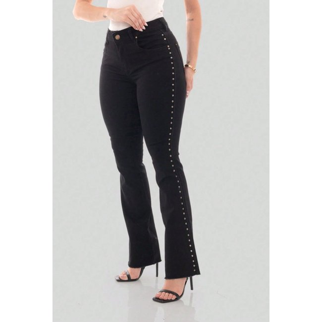 Calça Feminina Flare Jeans Preto Levanta Bumbum com Detalhes de Spike na Lateral Strass Brilho