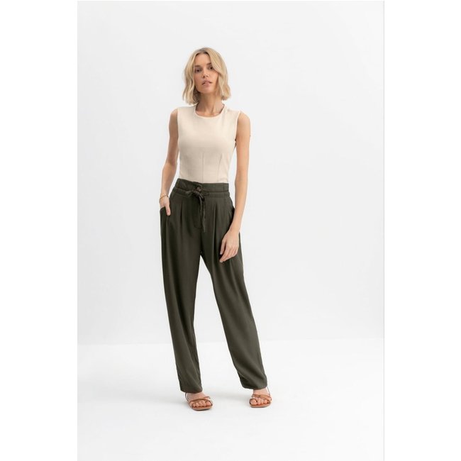 Blusa feminina alfaiataria Essendi Off-white