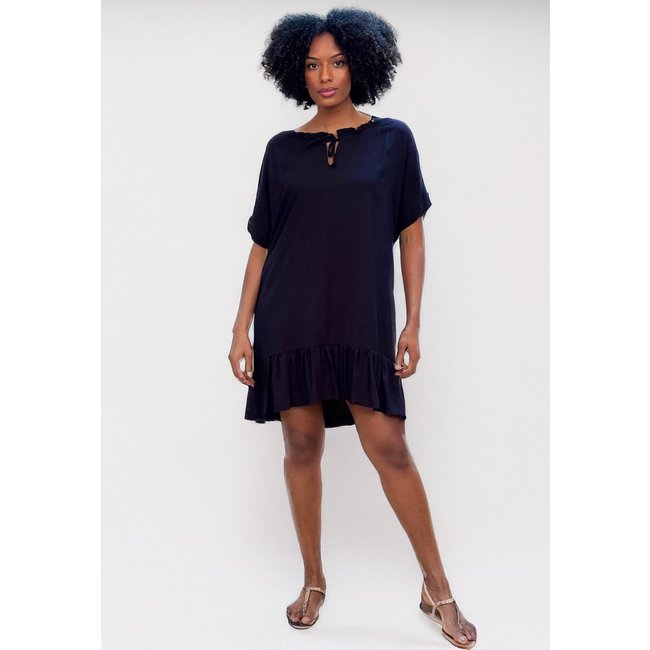 Vestido Amazonia Vital curto amplo gola princesa Preto