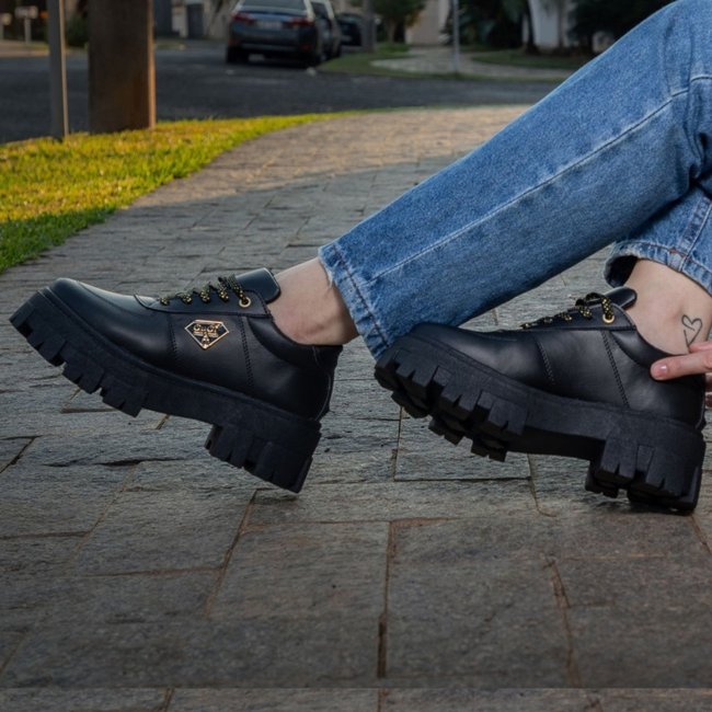 Sapato Feminino Oxford Tratorado GuGi Moderno Com Salto Grosso Quadrado Robusto Preto