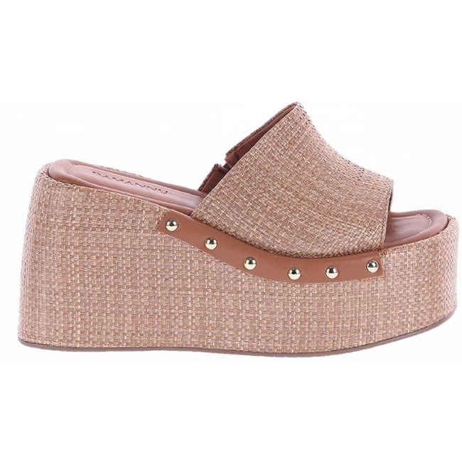 Hailey - Tamanco Plataforma Palha Tramada com Tachinhas Bege