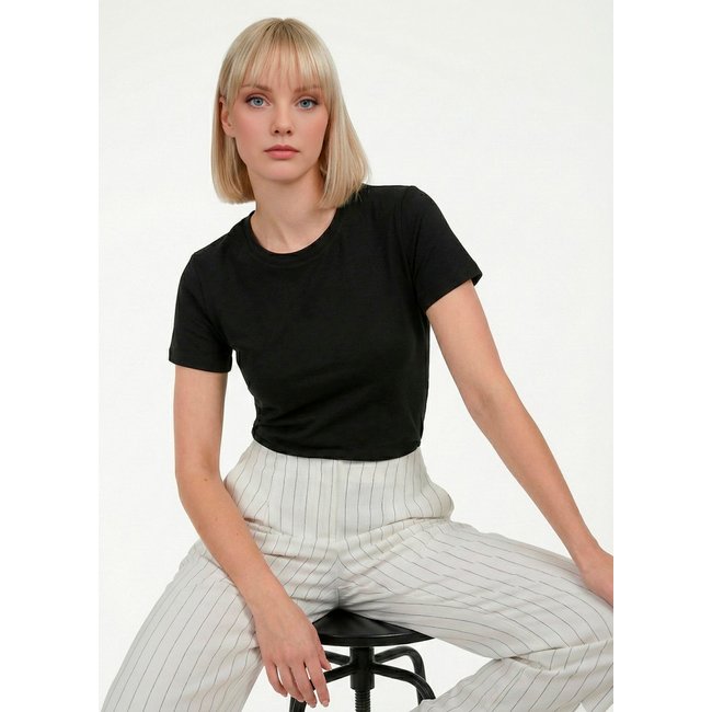 Blusa Preta Algodão Premium Toque Fresco Sob Manga Curta Preto