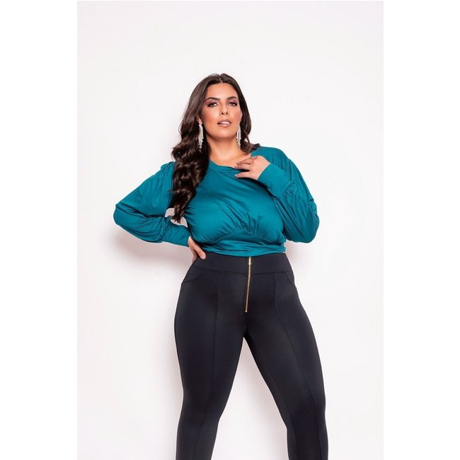 Blusa Plus Size Lisa Manga Longa