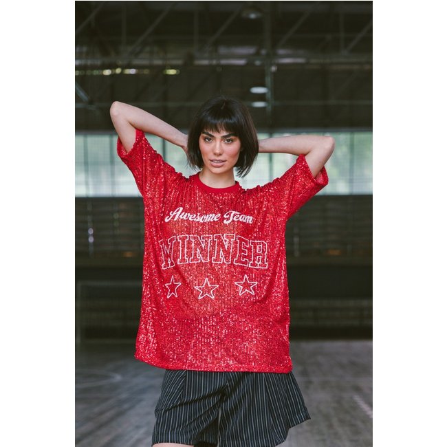 Camiseta T-Shirt Oversized De Paetê Vermelho Winner marinaegabriella