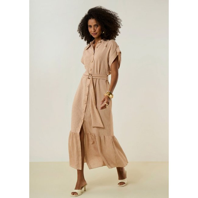 Vestido Maria Valentina Solto Gola Clássica Manga Curta Midi Marrom