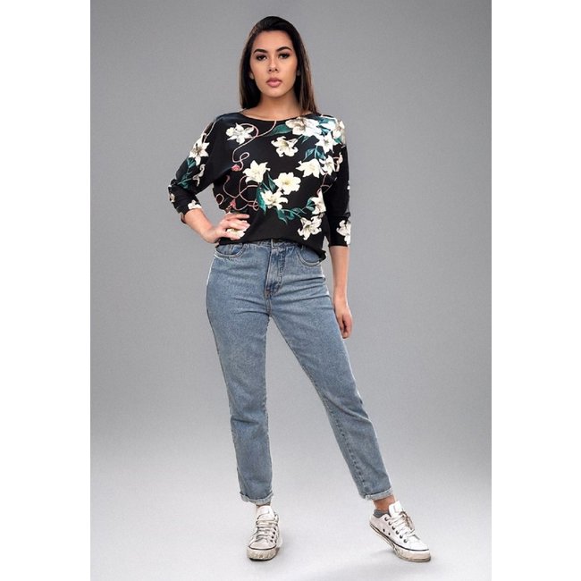Blusa Morcego Ampla Manga 3/4 Preto Floral