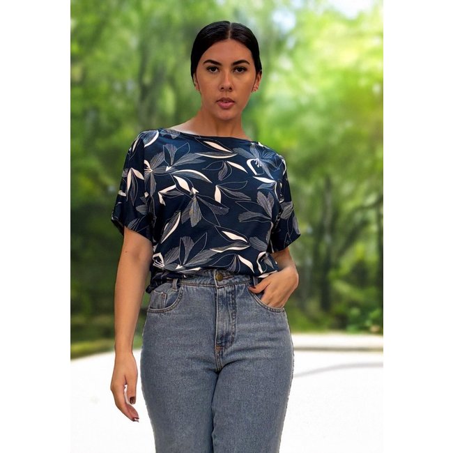 Blusa Básica Morcego Malha Gola Canoa Manga Curta Hibisco Blue
