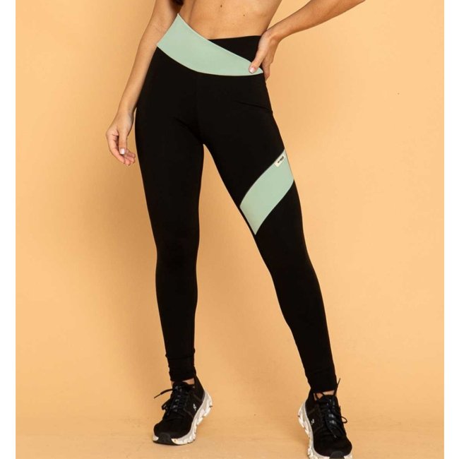 Calça legging De Chelles Transpassado Supra Preta FT1272CA