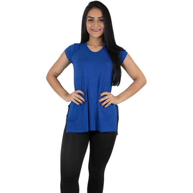 Blusa Manga Curta Diluxo Sobre Legging Azul