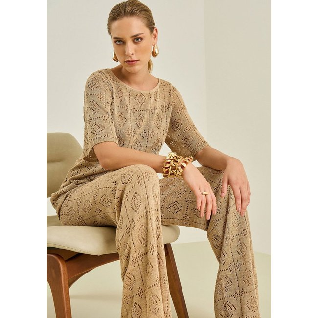 Blusa Maria Valentina Ajustada Decote Careca Manga Curta Padrão Dourado
