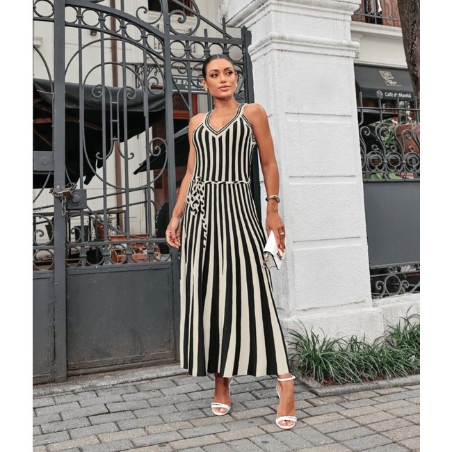 Vestido Cherry Line Midi Alça Decote Tricô Canelado Cinto Trançado Listrado Preto e Off White