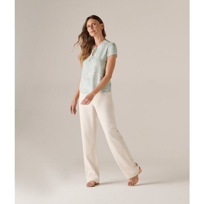 Calca Makenji Reta Com Bolso-Faca Feminina Off White