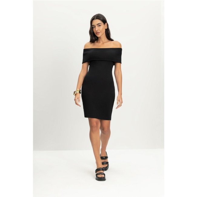 Vestido feminino ombro a ombro Essendi -Preto Preto