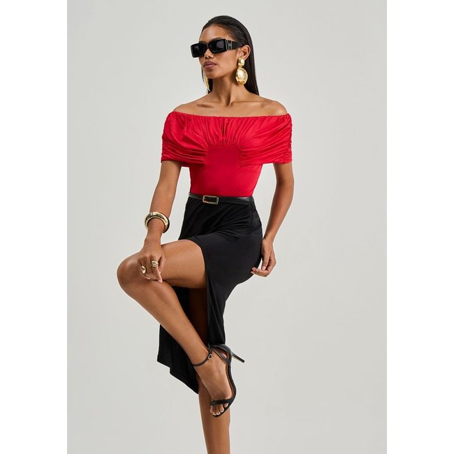 Blusa Iódice Ajustada Ombro A Ombro Manga Curta Padrão Vermelho