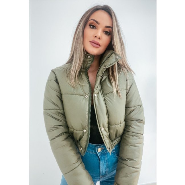 Jaqueta Puffer Curta Verde Militar Com Botões