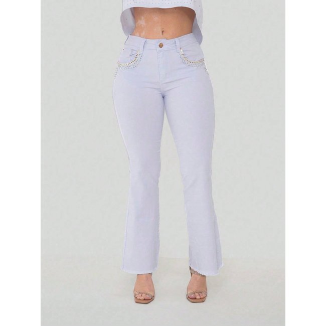 Calça Feminina Flare Sarja Branca Strass ao Redor do Bolso