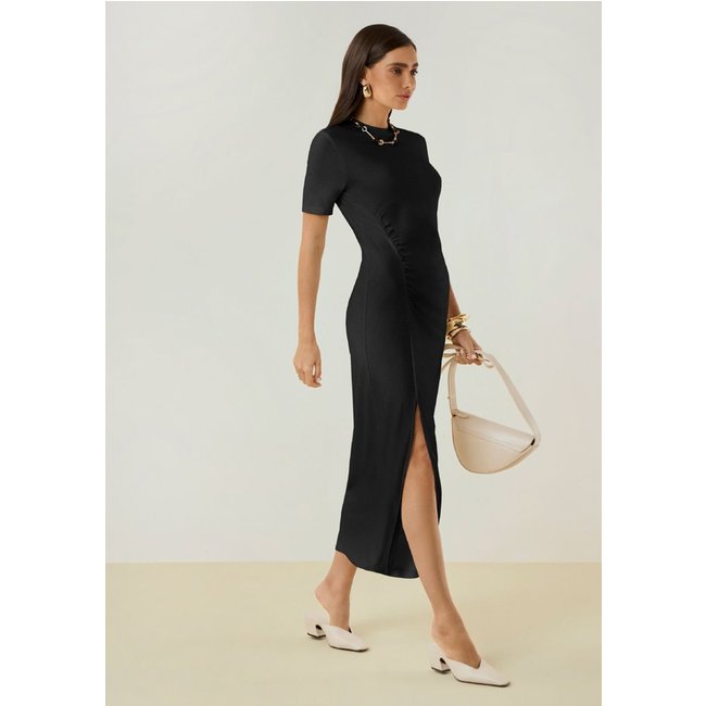 Vestido Maria Valentina Ajustado Decote Careca Manga Curta Midi Preto