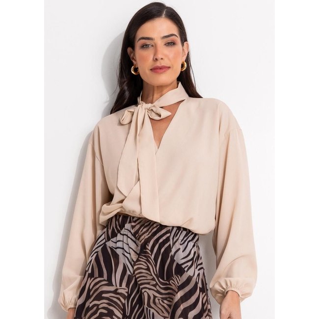Blusa Em Crepe Plano Quintess Bege Claro