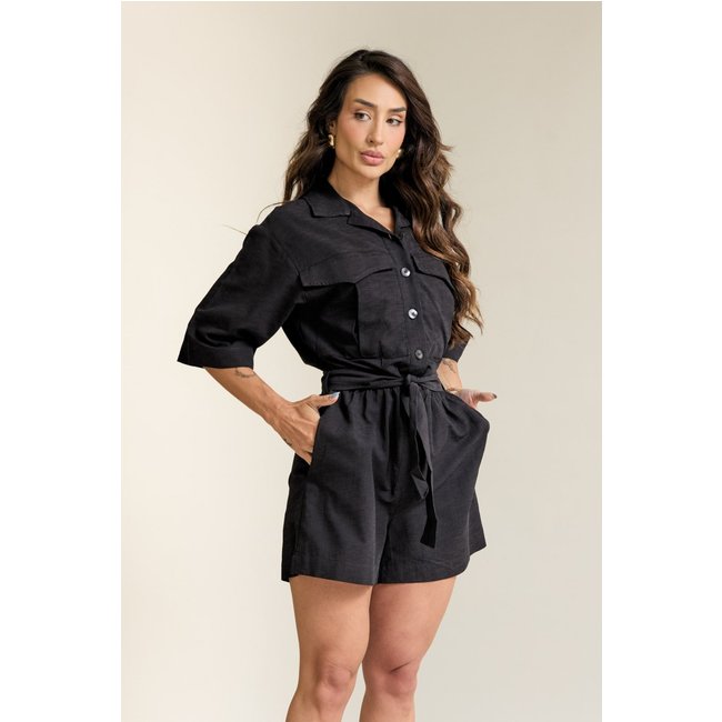 Macacão Curto Feminino Com Cinto e Elástico No Cós Lemier Collection