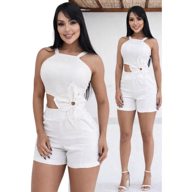 Macacão Feminino Curto Divina Gata Alfaiataria Flor 3D - Branco 2NV